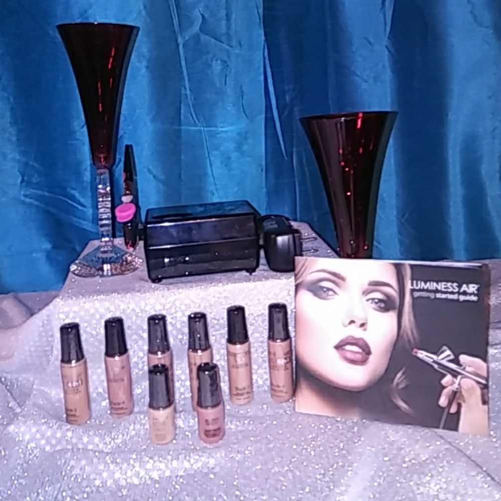 Gently used air brush cosmetic applicator